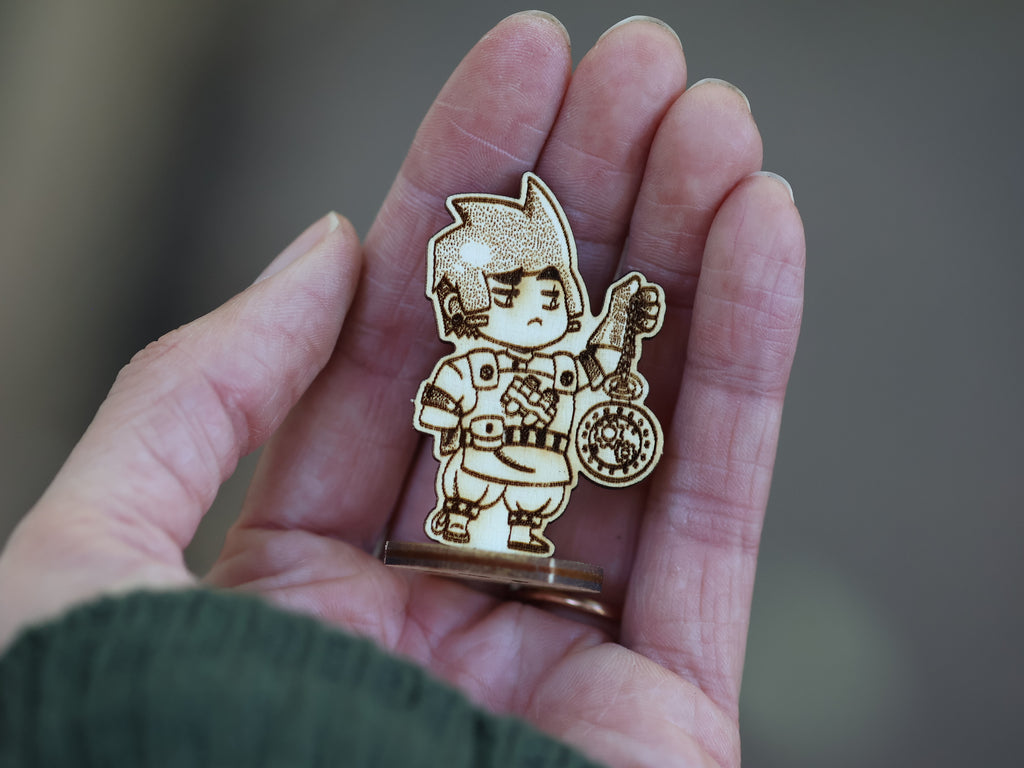 Wooden miniature for DnD and other TTRPG games. A wooden standee human artificer class. Want a cute minis and affordable mini for Dnd? This is it. 